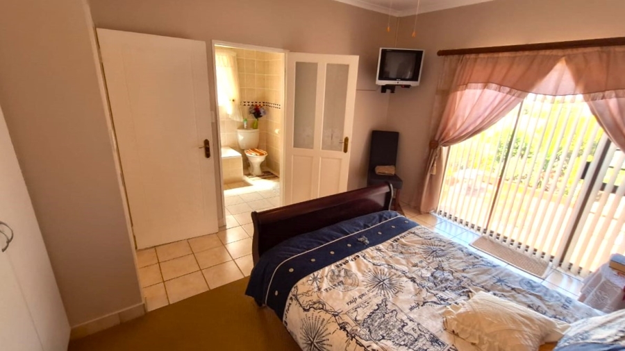 3 Bedroom Property for Sale in Chanteclair Western Cape